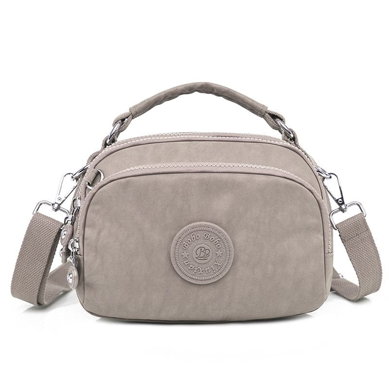 Le Sac à Bandoulière en Nylon Gris clair  